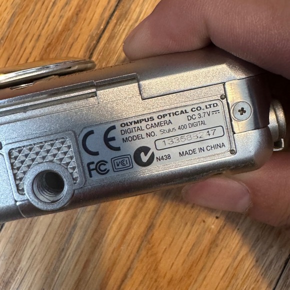 Olympus Stylus 400 Digital Camera Silver 4.0MP 3x Optical Zoom Compact -UNTESTED - Picture 4 of 10